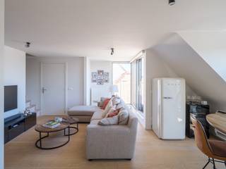 Dit lichtrijk en ruim duplex appartement is gelegen in het charmante Bachte-Maria-Leerne. Het ruime appartement bevindt zich in een kleinschalige...