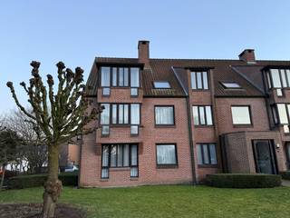 Dit appartement op de 1ste verdieping is bereikbaar met de lift of de trap. Centrale ligging in Tielt met bakker, slager, horeca, supermarkten en...