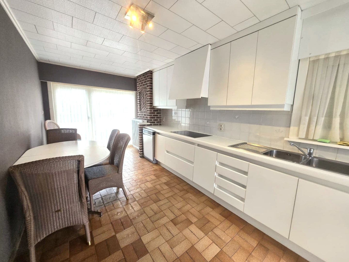 Rustig gelegen, recent gerenoveerde halfopen woning - foto 4
