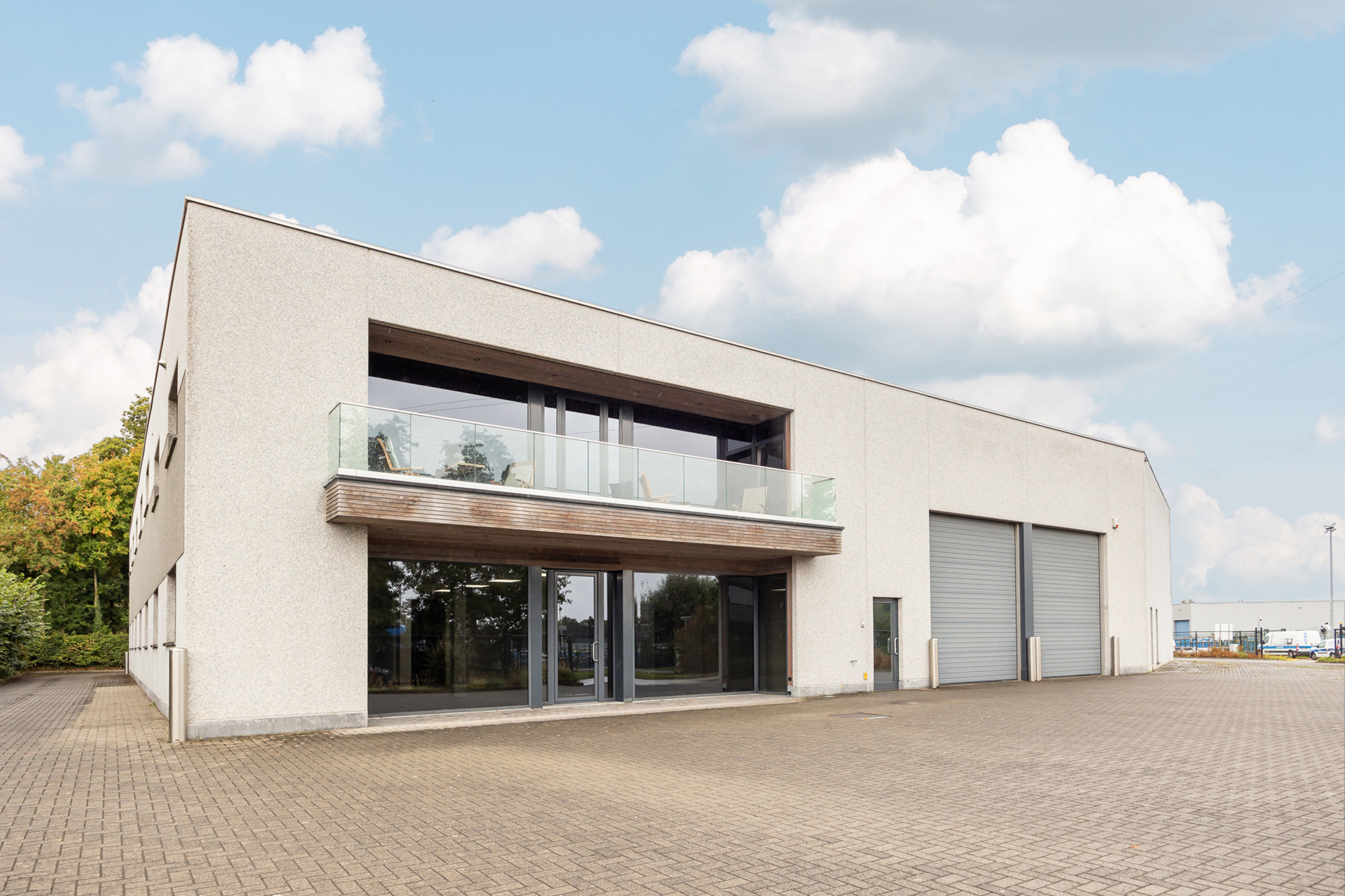 Vrijstaand KMO gebouw op super locatie - foto 2