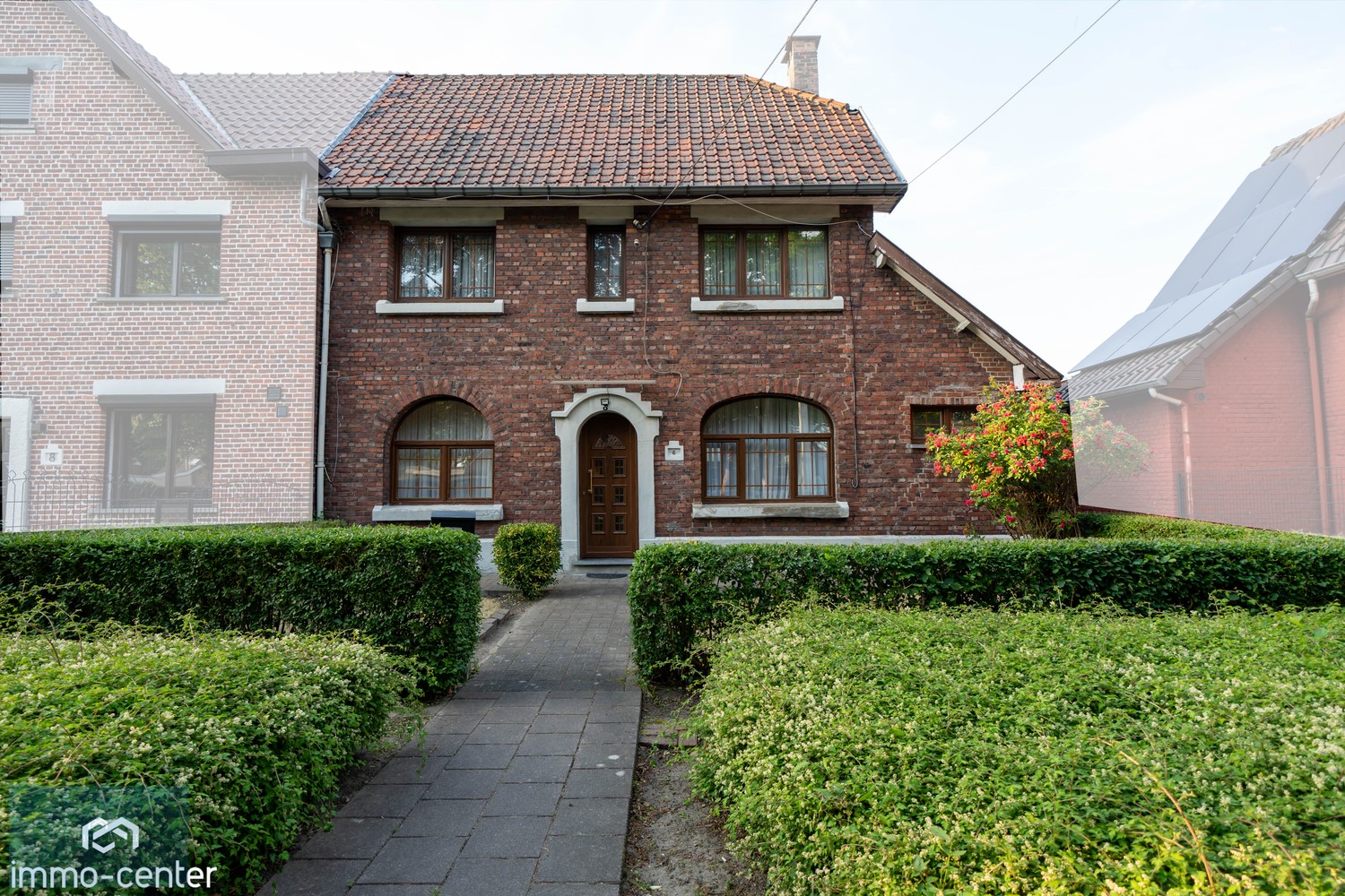 🏡 Gezinswoning met karakter in het hart van Waterschei – 3 slaapkamers, 2 garages &amp; een royale tuin! - foto 1