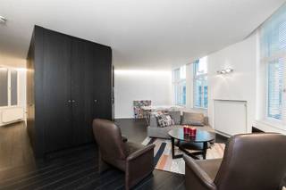 Info/Visit: Please fill out rental application at www.sinjoor.be and answer all questions on the form.SurroundingsFurnished studio of 63 m² is...
