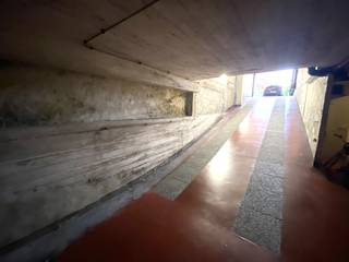 Goed toegankelijke parkeerplaats op niveau -1 in de Zoutelaan.Afmetingen +- 6m x 2,4m...