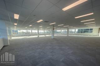 <strong>Office of 576 m²</strong> in Vilvoorde is strategically located at the first exit of the <strong>E19 </strong>towards Antwerp, just off the Brussels Ring Road (R0), making Brussels, Antwerp, and Brussels Airport only 10–15 minutes away. The office is also easily accessible by public transport via bus and Vilvoorde train station.<br /><br />Safety is a priority with intercom, videophone, fire alarm, and fire extinguisher, while the insulated roof and double glazing provide extra energy efficiency.<br /><br />n the communal areas, there is a spacious restaurant with comfortable seating, perfect for lunch or informal meetings.<br /><br />The office is <strong>immediately available</strong>, and <strong>other office spaces</strong> in the Everest Office Park are also available from 207 m², fully flexible to meet your needs.<br /><br />Contact <strong>PANORAMA B2B</strong> for additional information, plans, or to schedule a non-binding visit at <strong>0477 09 00 09.</strong>