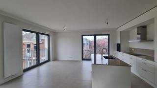In het gloednieuwe project Stadsterras, in centrum Mortsel, aan het park gelegen, vinden we dit volledig instapklare appartement.Het appartement werd...