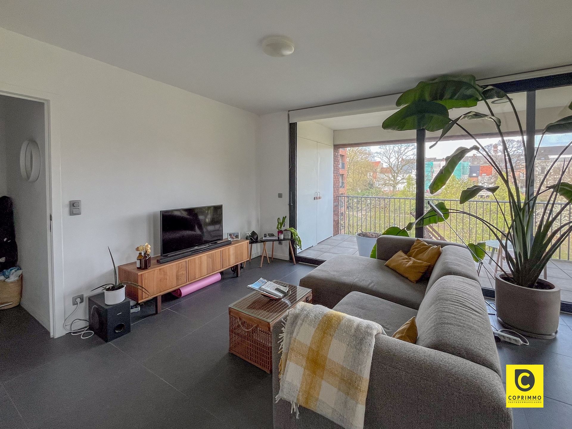 Modern 1 slaapkamer appartement met groot terras - foto 4