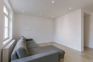 Contacteer Eva via 0475 69 38 22 of eva@vicusvastgoed.be voor meer info of een bezoek!Startprijs: €179.000Dit volledig gerenoveerde appartement ligt...