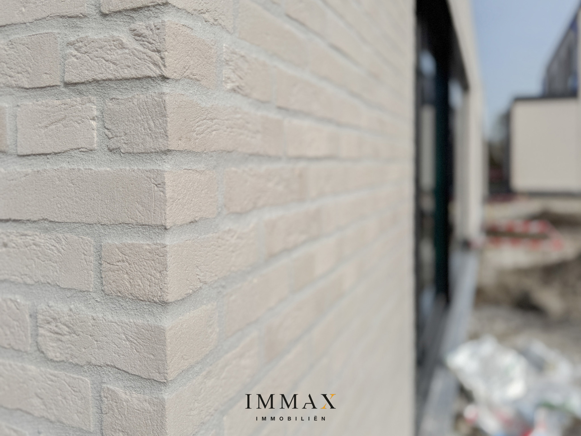 YUKI | Halfopen woning met 4 slaapkamers, tuin &amp; carport - foto 3