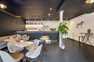 Unieke kans om een horecazaak over te nemen in het bruisende hart van Aalst, op het Vredeplein 13. Deze toplocatie geniet van een...