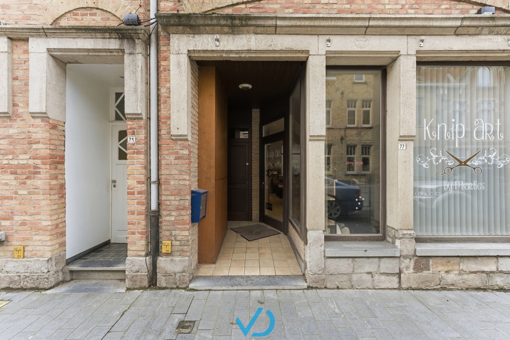 Instapklare woning met handelsruimte te koop in centrum Ieper! - foto 2