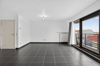 De residentie Palace II is gelegen aan het Stationsplein die grenst vlak aan het winkel-wandelgebeidOp de vierde verdieping vindt u dit ruim 2...