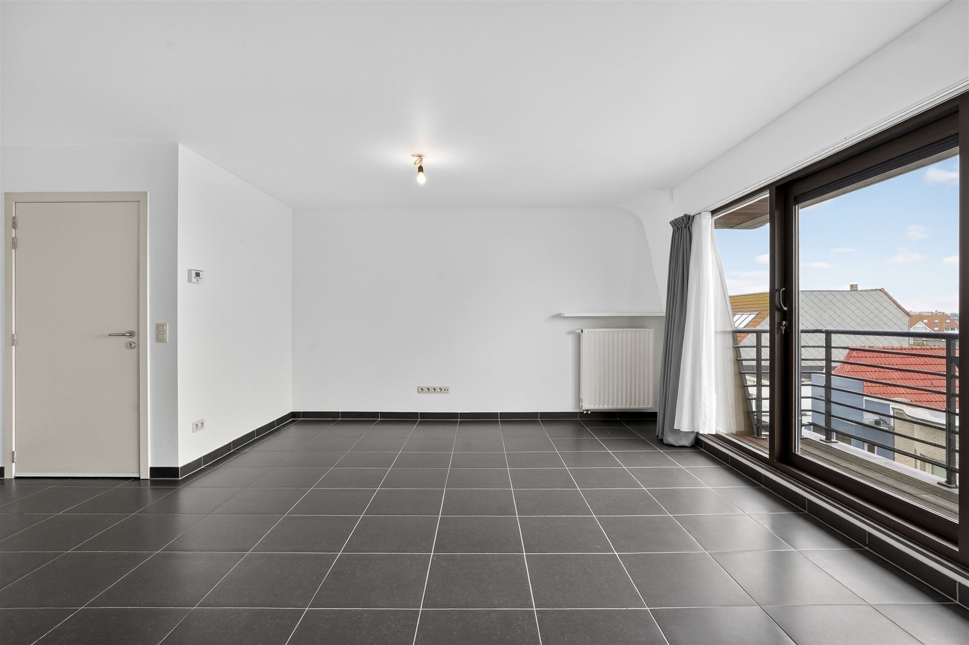 CENTRALE LIGGING / STAANPLAATS - foto 3