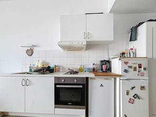 De studio te koop in de Parktoren aan de Ellermanstraat heeft een bewoonbare oppervlakte van ca 32 m². De bereikbaarheid wordt gegarandeerd door het openbaar vervoer en de belangrijke invalswegen die vlakbij zijn gelegen. Winkels en scholen bevinden zich op wandelafstand.Indeling:- ingerichte keuken- leefruimte met slaaphoek en bureau- badkamer met lavabo, toilet en douche- berging- terras van ca. 5 m²Troeven:- EPC label A- recent gebouw- ideaal als investering of voor starters!- liftDeze studio wordt te koop aangeboden voor een vraagprijs van 149.000 euro.Bent u geïnteresseerd in een appartement of woning te koop in Antwerpen? Aarzel dan niet om ons te contacteren. Had u graag uw eigen eigendom te koop aangeboden contacteer ons dan voor een vrijblijvende schatting, telefonisch op het nummer 03/206.76.76 of per mail naar antwerpen@dewaele.com.Ook voor alle andere vragen omtrent vastgoed kan u steeds bij ons terecht!