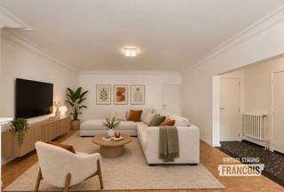 Op zoek naar een totaal gerenoveerd, instapklaar appartement nabij Brugge? Dit stijlvolle appartement in de stationsbuurt van Sint-Michiels combineert hedendaags wooncomfort met authentieke charme.<br /><br />Met een bewoonbare oppervlakte van 101 m² biedt deze eigendom een aangename leefomgeving met twee slaapkamers en een verzorgde badkamer. De renovatie werd net afgerond. Heel het appartement werd vernieuwd, waardoor je hier zonder zorgen je nieuwe thuis kunt maken. De moderne, strakke afwerking vormt een mooi geheel met authentieke elementen die het appartement karakter geven. Zowel aan de voor- als achterzijde geniet je van groen zicht vanop een balkon.<br /><br />De ligging aan de Koning Albert I-laan is bijzonder praktisch: je woont in Sint-Michiels, vlak bij de stationsbuurt van Brugge en met een vlotte verbinding naar het centrum en de omliggende gemeenten. Een ideale combinatie van bereikbaarheid en aangenaam wonen.<br /><br />Benieuwd naar dit appartement in Sint-Michiels? Neem contact op met Eva van Immo Francois en vraag je bezoek aan. <br /><br />De bovenvermelde prijs is een startprijs. <br /><br />Denk je eraan om je woning in Sint-Michiels te verkopen? Neem vrijblijvend contact op met Eva van Immo Francois in Oostkamp voor een gratis schatting via 0471 96 08 57 of eva@immofrancois.be.<br /><br />