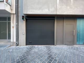 Emplacement souterrain avec ascenseur dans le centre historique d'Ostende, directement sur le front de mer.<br />La voiture est conduite dans la cage de l'ascenseur. (La hauteur de la voiture ne doit pas dépasser 1,5 m).