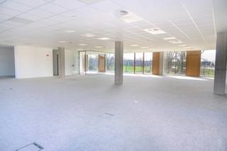 Dit kantoor van 388m² is gelegen in het kantorencomplex Z-Offices in Zwevegem en bevindt zich in blok B op de 1ste verdieping.Dankzij zijn...