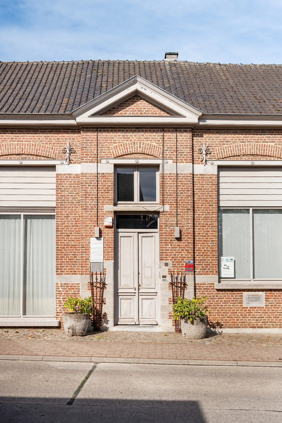 Karaktervol multifunctioneel gebouw met 590 m² bruikbare oppervlakte, tuin en ruime parkeermogelijkheden. - foto 3