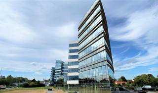 SkylinE40, dat is nieuwbouw kantoorruimte met een hoog werkcomfort dat voldoet aan alle hedendaagse noden, ideaal gelegen tussen Brussel en...