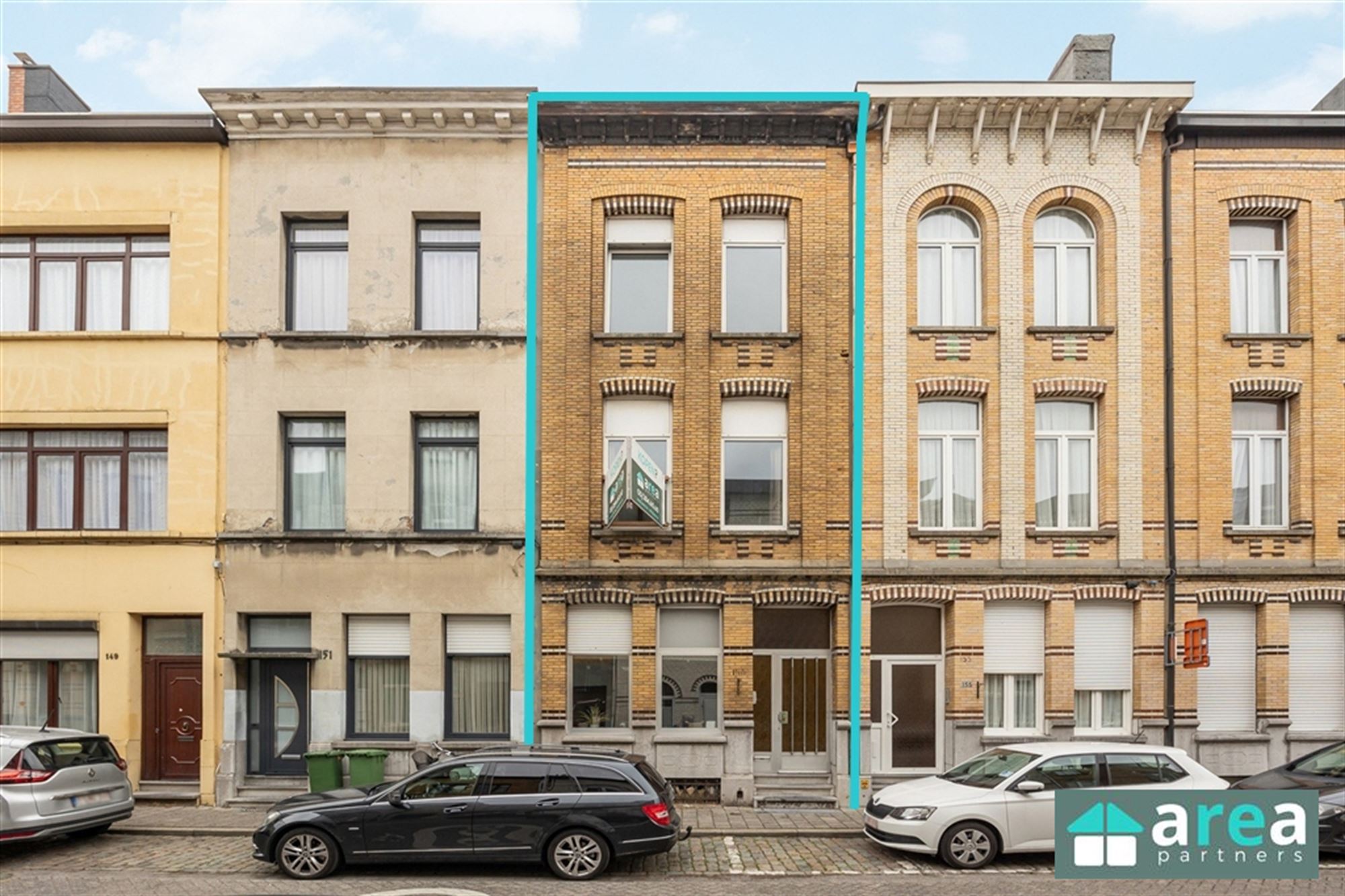 Ruime burgerwoning met 8 slpk en stadskoer + tal van mogelijkheden! - foto 1