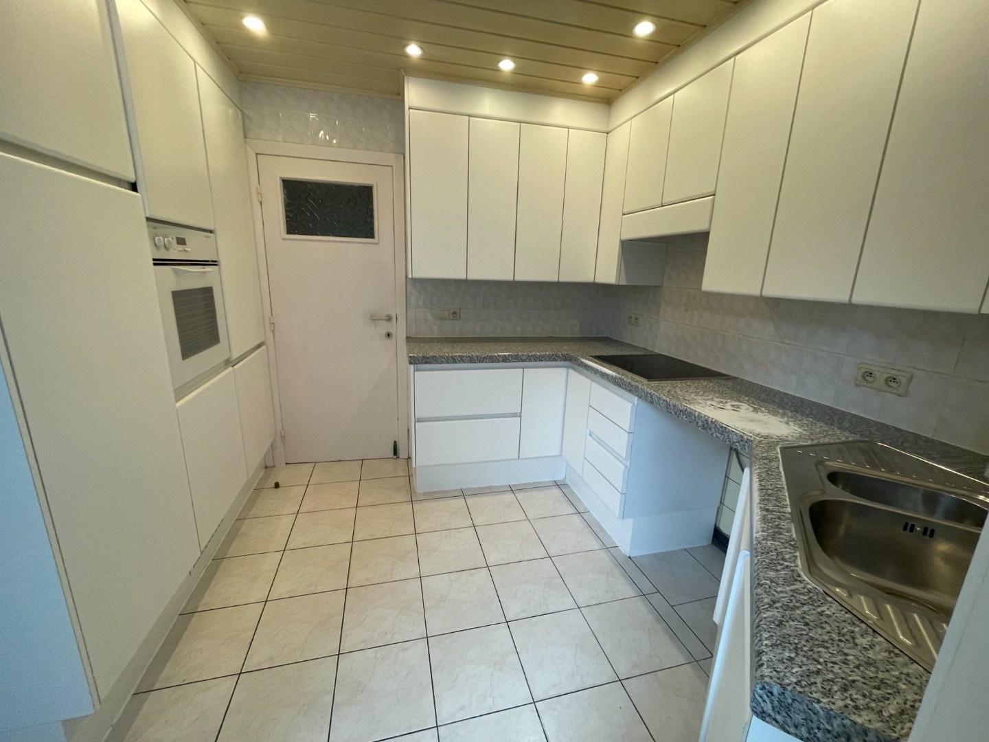 Terraced house with prime location in Ostend - photo 4