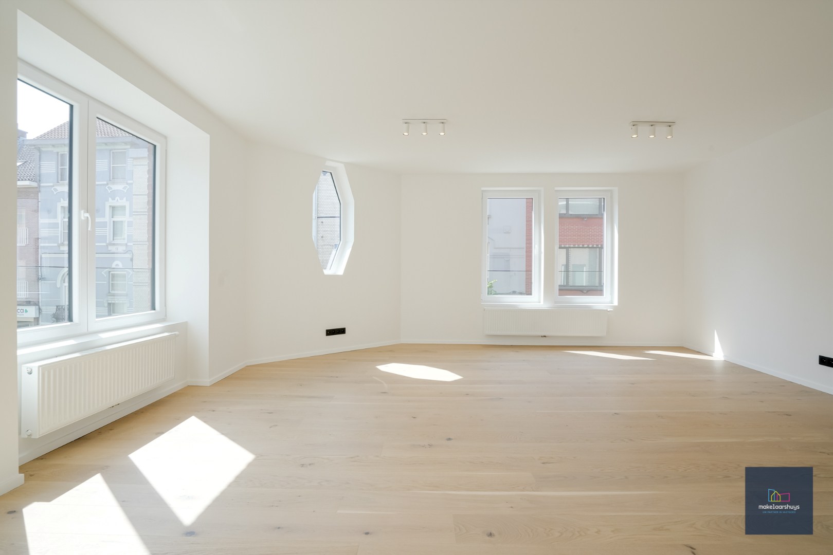 Stijlvol gerenoveerd 2 slaapkamerappartement - foto 5