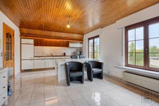 Charmant éénslaapkamerappartement in centrum Ranst! Dit charmante appartement is ideaal gelegen in het centrum van Ranst, op wandelafstand...