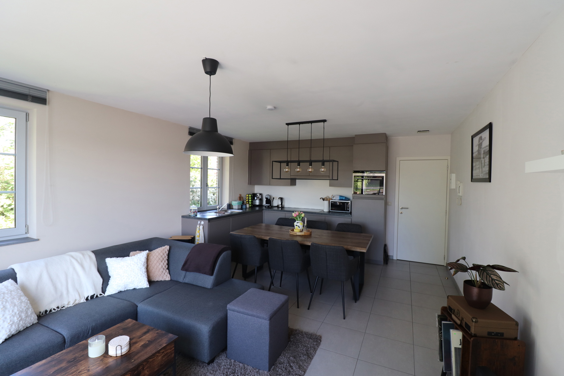 Recent gezellig appartement op de 1ste verdieping rechts met terras en garage. - foto 4