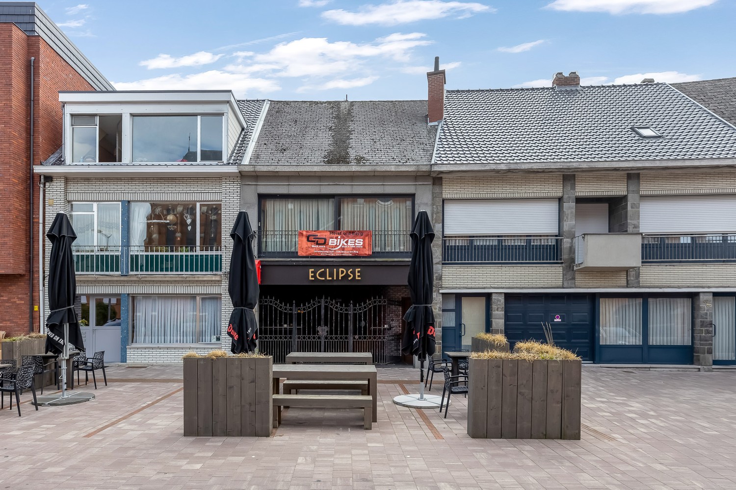 Handelsgelijkvloers op centrale locatie te Putte - foto 1