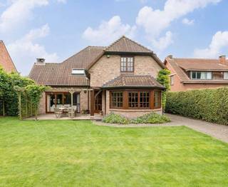 Ruime open bebouwing op 1.689 m² in rustige zijstraat te DuffelIn een rustige zijstraat van de Mijlstraat in Duffel bevindt zich deze degelijk...