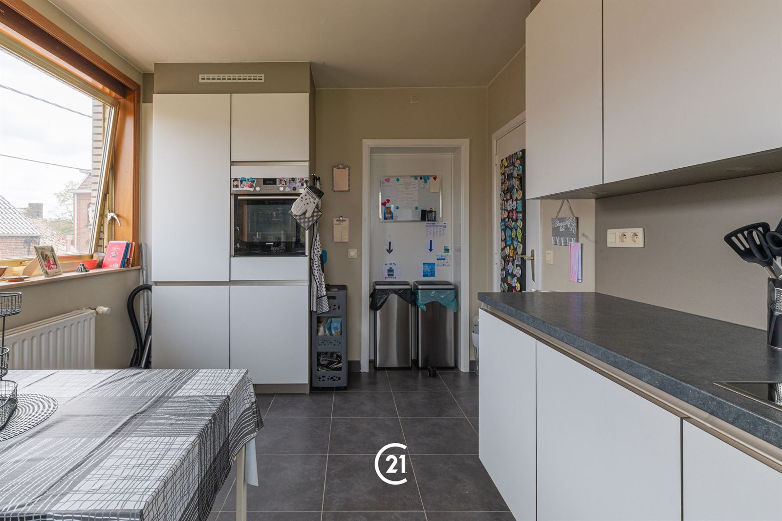 Ruim 2-slaapkamerappartement op een rustige ligging! - foto 5