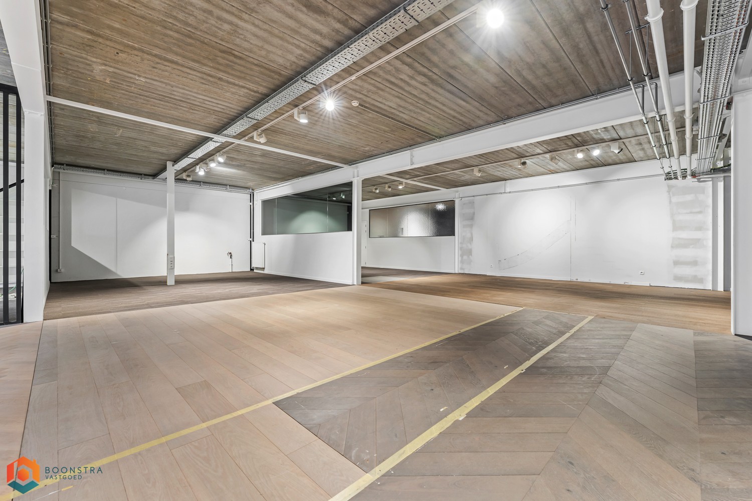 Kantoorruimte (335 m²) met veel mogelijkheden op toplocatie - foto 3