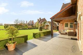 Te koop: exclusieve villa van 549 m² op rustige ligging en genietend van een prachtig open zicht in Lennik In een rustige en residentiële omgeving...