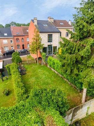Immo Pické biedt U deze bouwgrond aan gelegen in een niet vervallen verkaveling voor het bouwen van een gesloten eengezinswoning. Deze bouwgrond is gelegen in de onmiddellijke omgeving van scholen, openbaar vervoer, winkels en de belangrijkste verbindingswegen.<br /><br />Bijkomende informatie:<br />- Voorgevelbreedte: 6,25m<br />- Diepte gelijkvloers: 15m<br />- Diepte verdieping: 12m<br />- Nokhoogte: gabarit van naastliggende woning - maximaal 9m<br />- Achteruitbpiwstrook: gelijk met naastliggende gevels<br />- Tuinhuisje: max 10m²<br />- Inpandige garage
