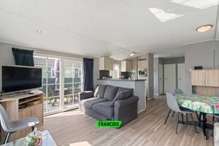 Ontdek deze charmante vakantiewoning te koop in Harendijke, ideaal als tweede verblijf. Gelegen in een rustig vakantiepark geniet u hier...