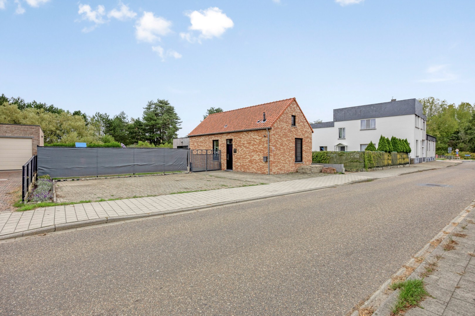 Instapklare woning met naastgelegen bouwgrond in Geel - foto 1