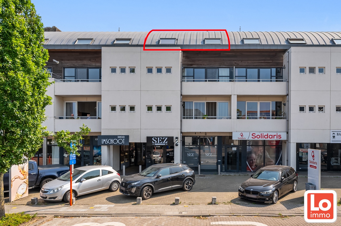 Mooi gelegen op te knappen appartement met 2 slpks, terras en autostaanplaats in centrum Lochristi - foto 2