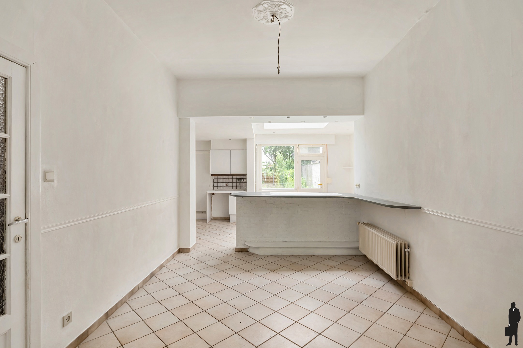 Te renoveren woning, met 4 SLK, met tuin en zijingang! - foto 4