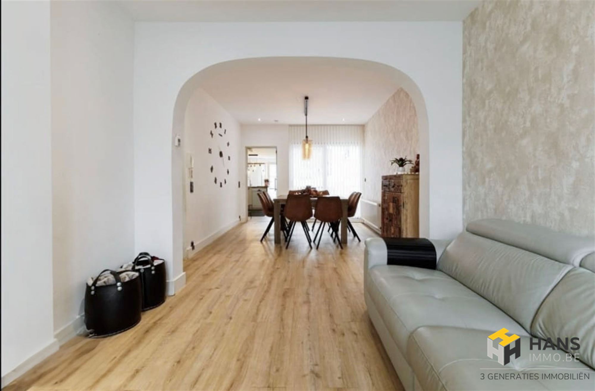 Instapklare woning (287 m²) met 3 slaapkamers, 2 badkamers en tuin (75 m²) in Deurne. - foto 5