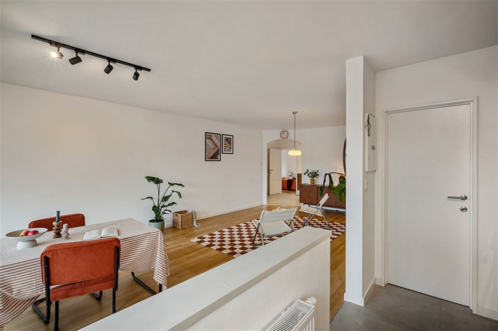 Instapklaar appartement met 2 grote slaapkamers, terras en garagebox - foto 5