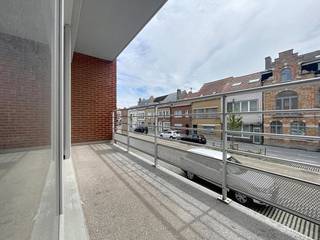 Dit recent 2-slaapkamer appartement in Oostende is te huur. Geniet van een ruime leefruimte, open keuken en zonnig terras.Dit instapklare...