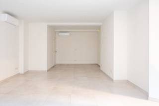 Deze gelijkvloerse handelsruimte biedt, door de centrale ligging op de drukke Bondgenotenlaan, zowel een startende als een reeds...