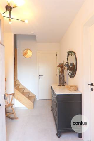 ENERGIEZUINIGE HOB MET 3 SLKS In een rustige en groene omgeving te Kozen, deelgemeente van Nieuwerkerken treffen wij deze energiezuinige gezinswoning...