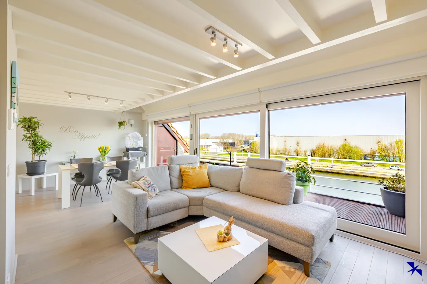 Duplex apartment with 2 terraces overlooking the canal - photo 2