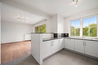 Luxe appartement in het prachtige en unieke parkdomein 'Berkendael' van 1,5 hectare met grote vijver.Appartement op de 1ste verdieping met zeer mooi...