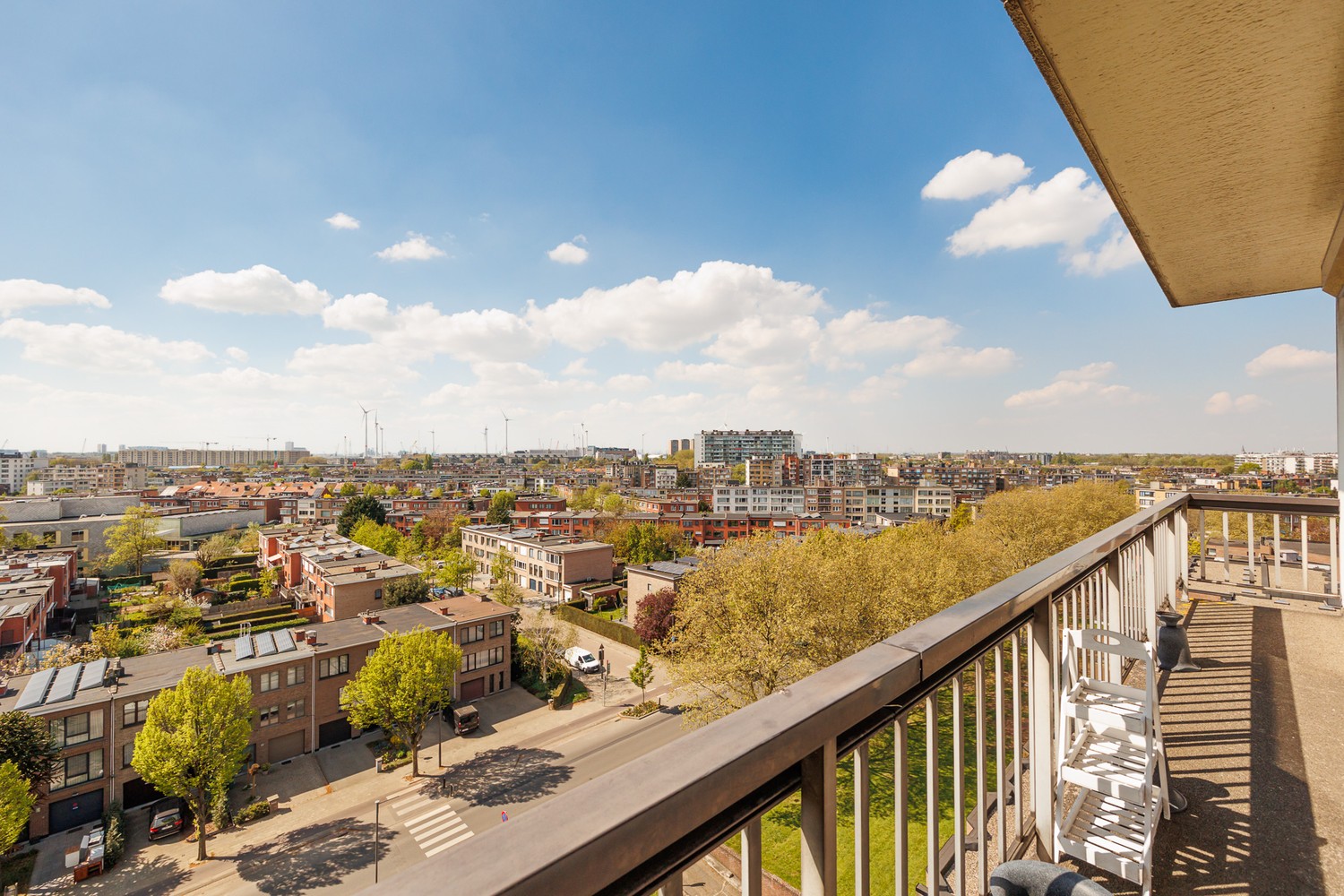 Instapklaar 3-slaapkamerappartement met prachtig panoramisch zicht - foto 2