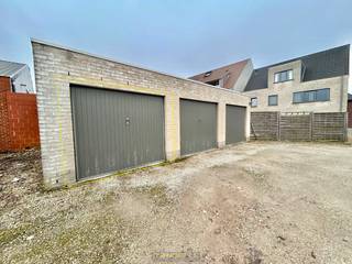 In de Oudenaardse deelgemeente Ename bevindt zich deze kleinschalige residentie, waar er een HUISELIJKE SFEER heerst. Topper voor wie houdt van...