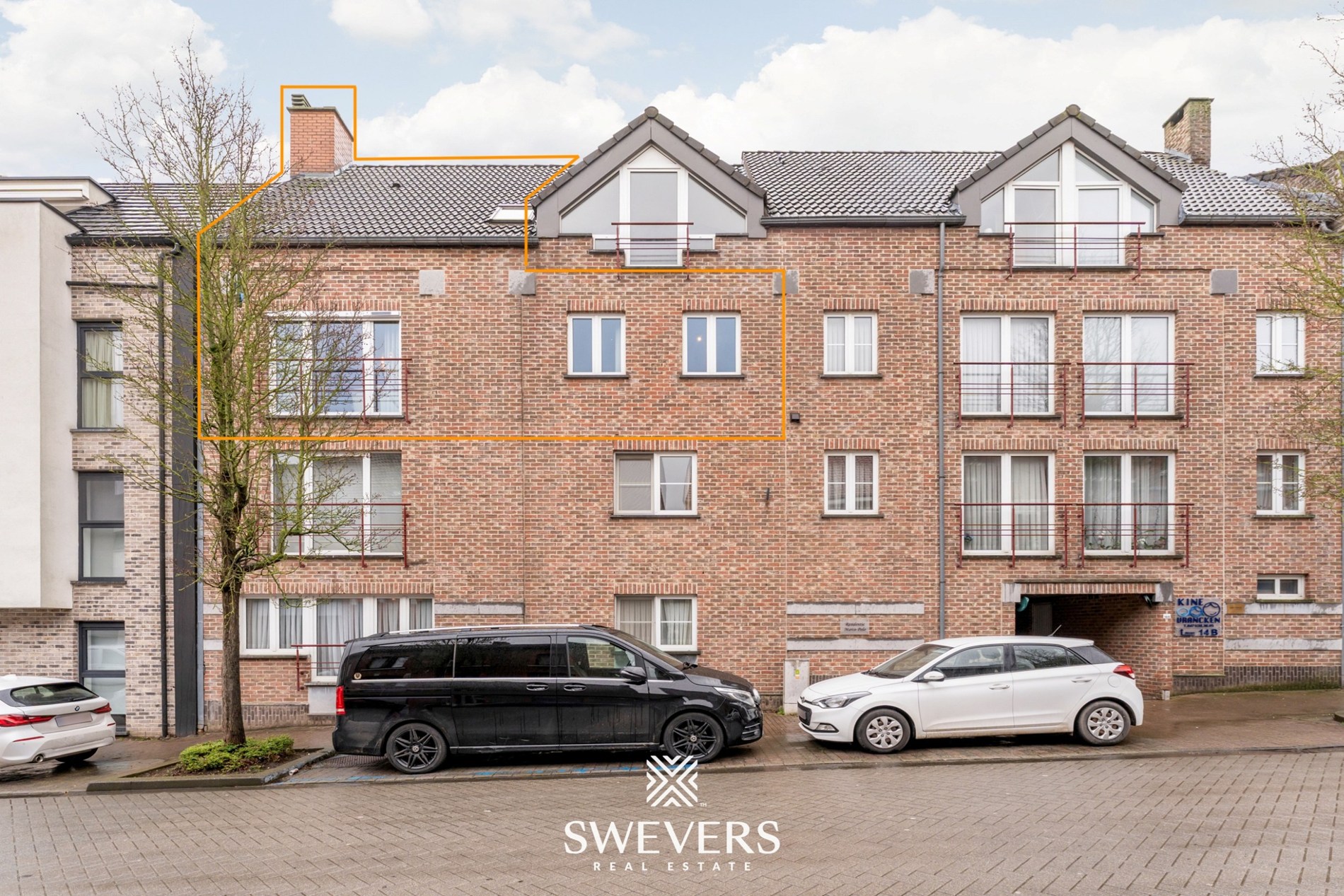 Hoogwaardig appartement met private lift en zolder in hartje Borgloon - foto 1