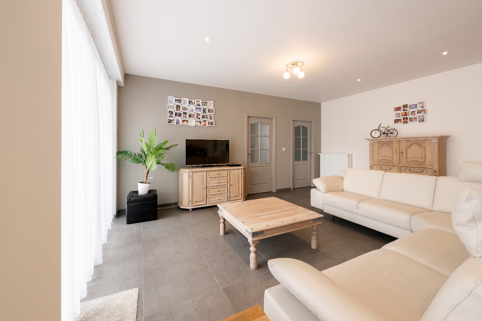 ZEER RUIM INSTAPKLAAR APPARTEMENT (130 m²) MET GARAGE EN RUIM TERRAS (60 m²) - foto 4