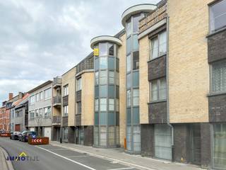 Dit instapklaar appartement bevindt zich op de 3e en 4e verdieping van een recent gebouw met lift. Het beschikt over een inkomhal, een...