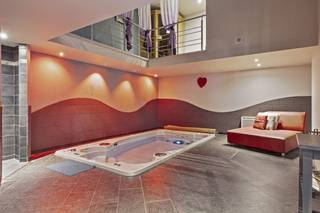 Deze wellness wordt te koop aangeboden in Kallo (Beveren). De zaak is vlot te bereiken vanuit Antwerpen en vanaf de E34 autosnelweg.Deze...